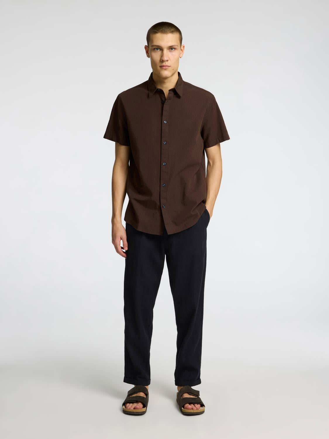 model_shot-front_full